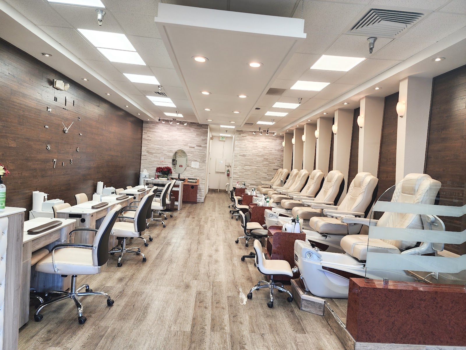 Cherry Creek Nails logo
